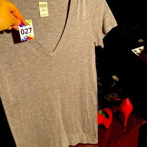 #27 Voctoria Secert Pink [GRAY]Tee shirt Size small